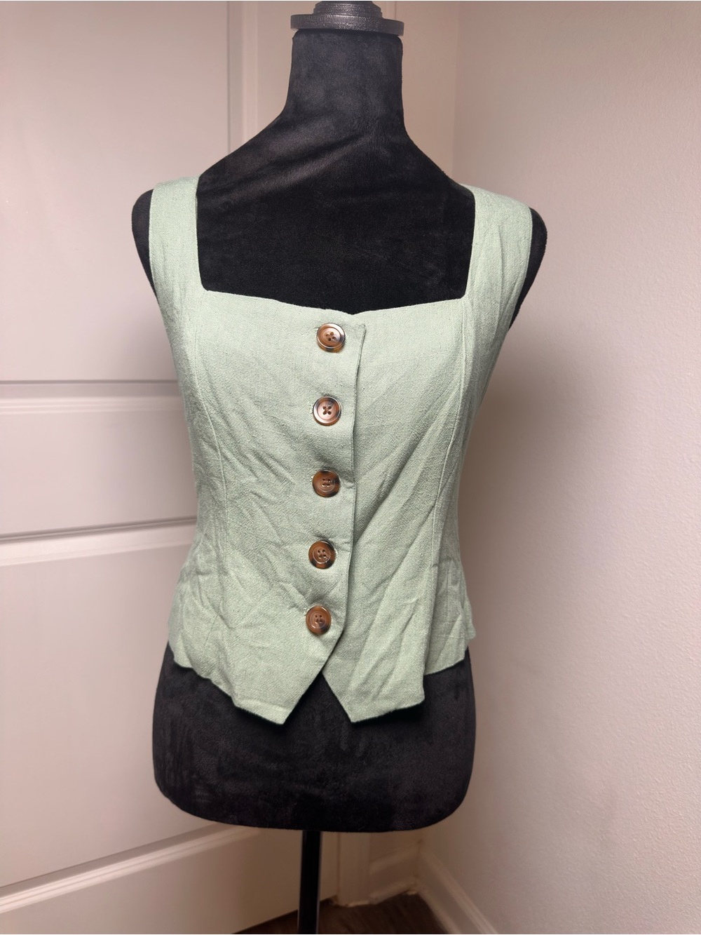 Square-Neck Mint Camisole with Button-Front Detail
